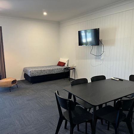 Longreach Motor Inn מראה חיצוני תמונה