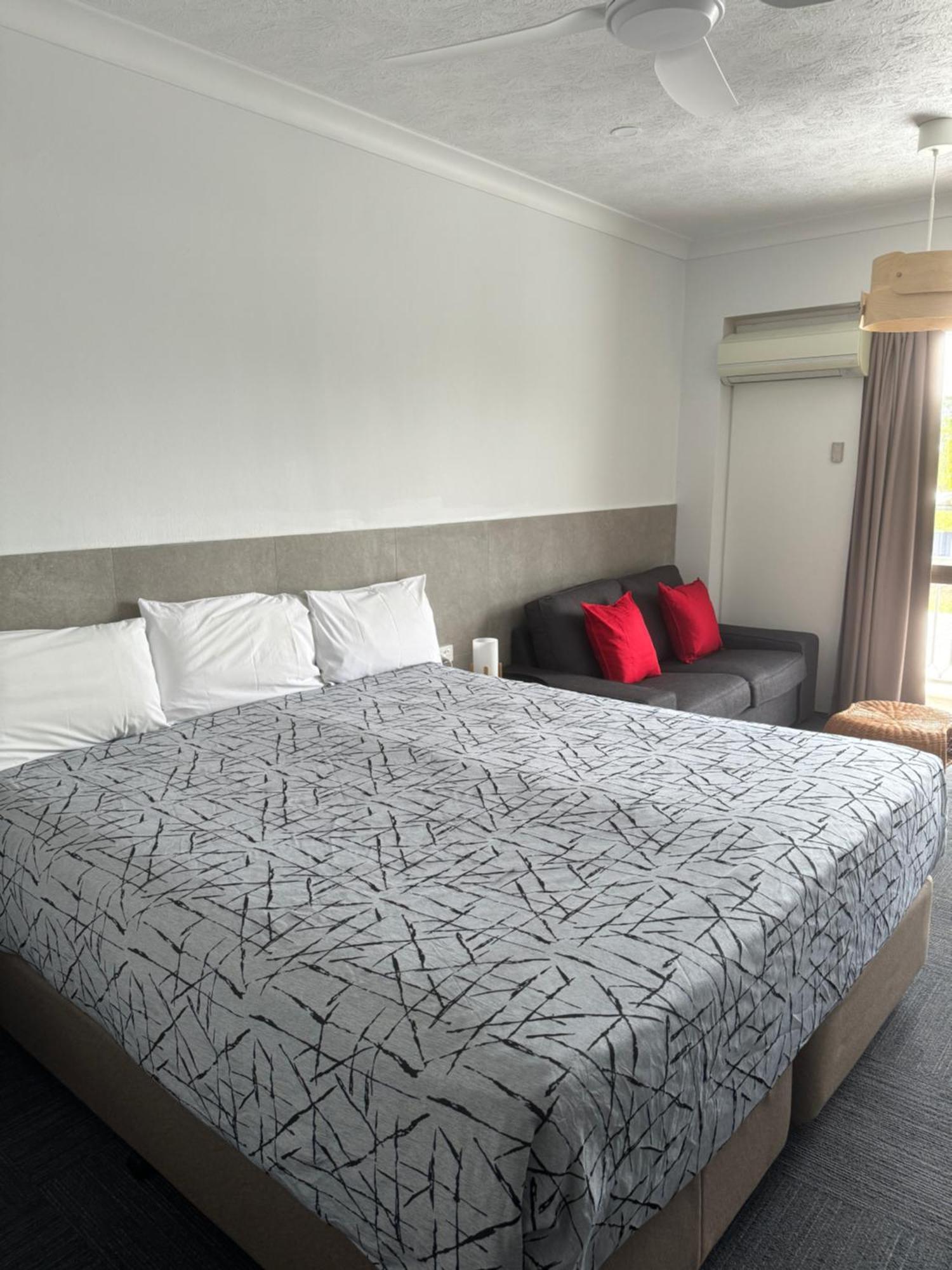 Longreach Motor Inn מראה חיצוני תמונה