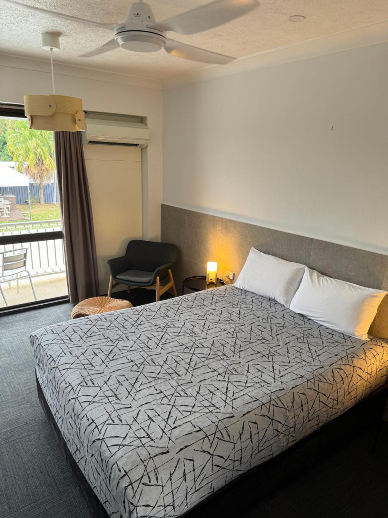 Longreach Motor Inn מראה חיצוני תמונה