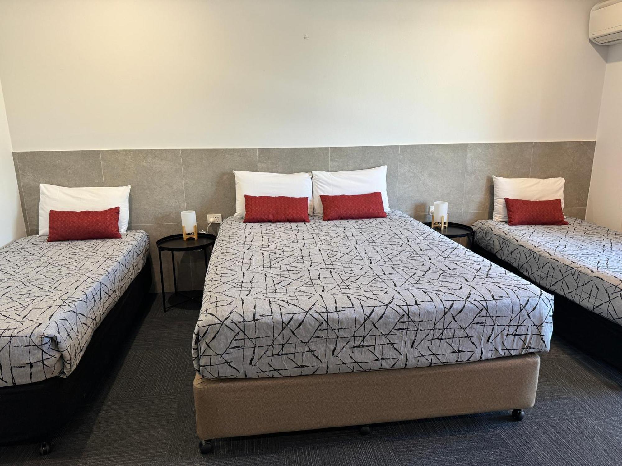 Longreach Motor Inn מראה חיצוני תמונה
