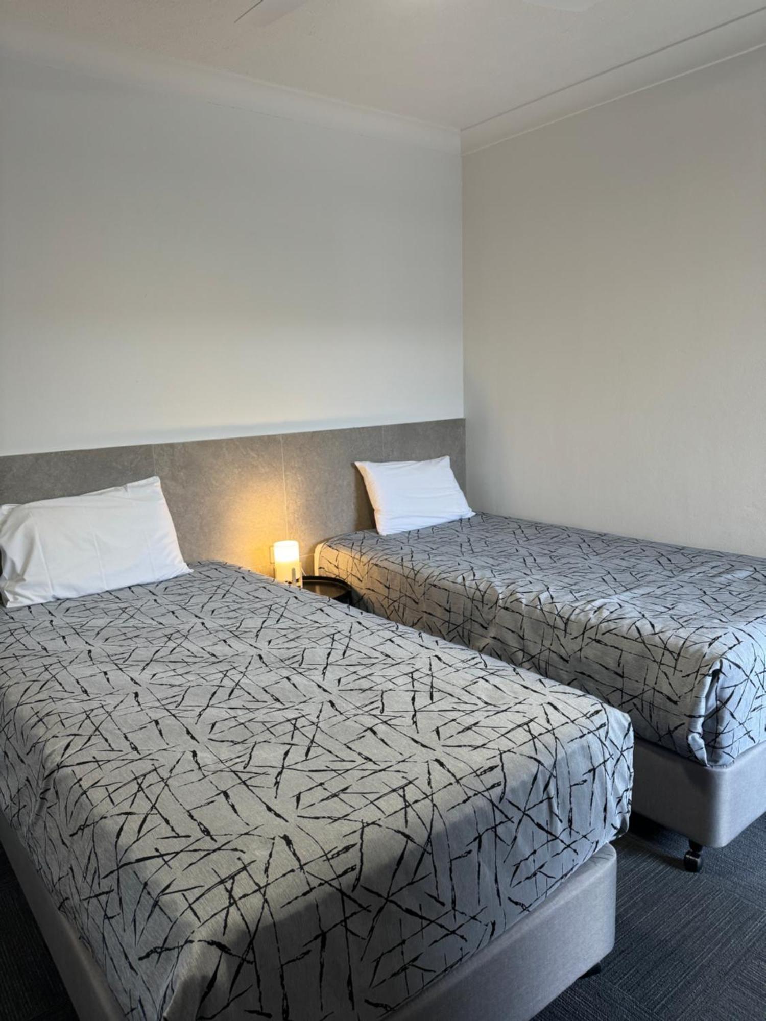 Longreach Motor Inn מראה חיצוני תמונה