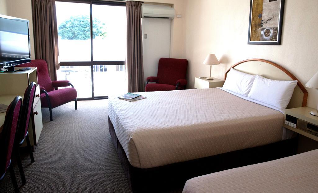 Longreach Motor Inn מראה חיצוני תמונה