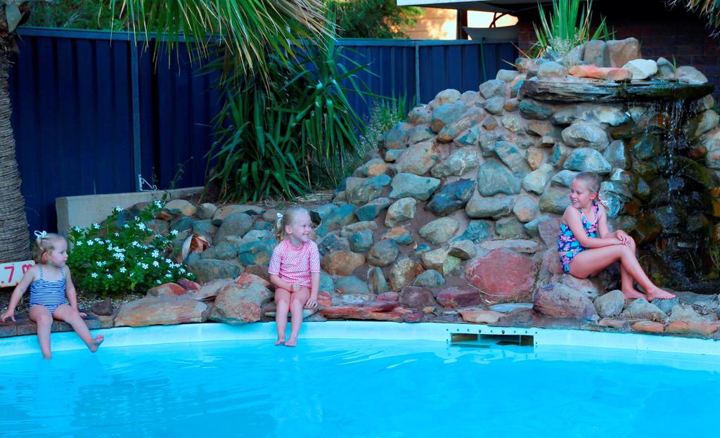 Longreach Motor Inn מראה חיצוני תמונה