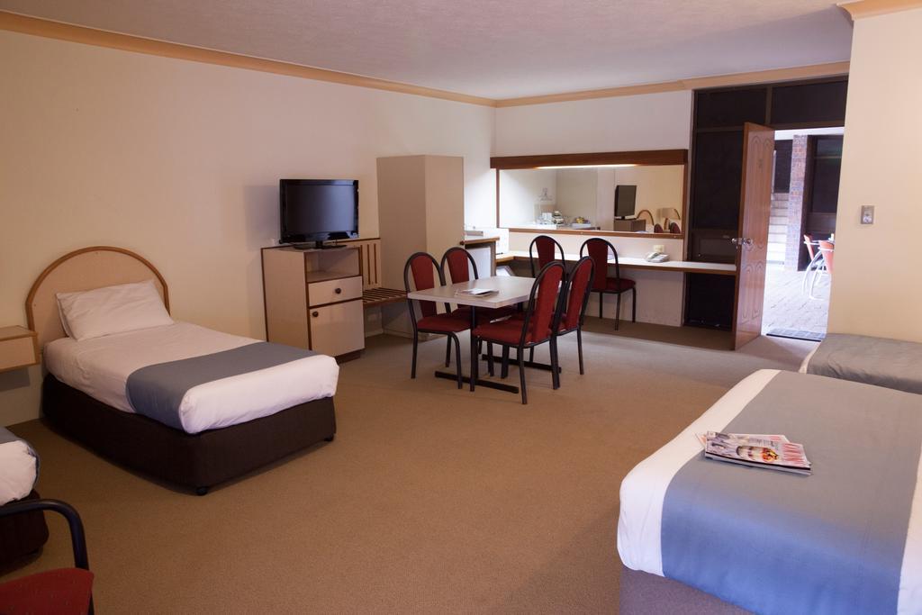 Longreach Motor Inn מראה חיצוני תמונה
