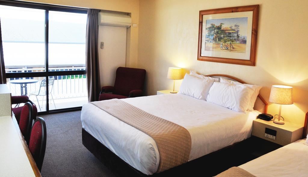 Longreach Motor Inn מראה חיצוני תמונה