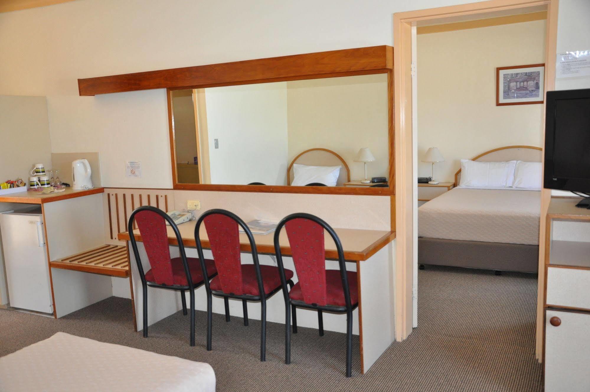 Longreach Motor Inn מראה חיצוני תמונה
